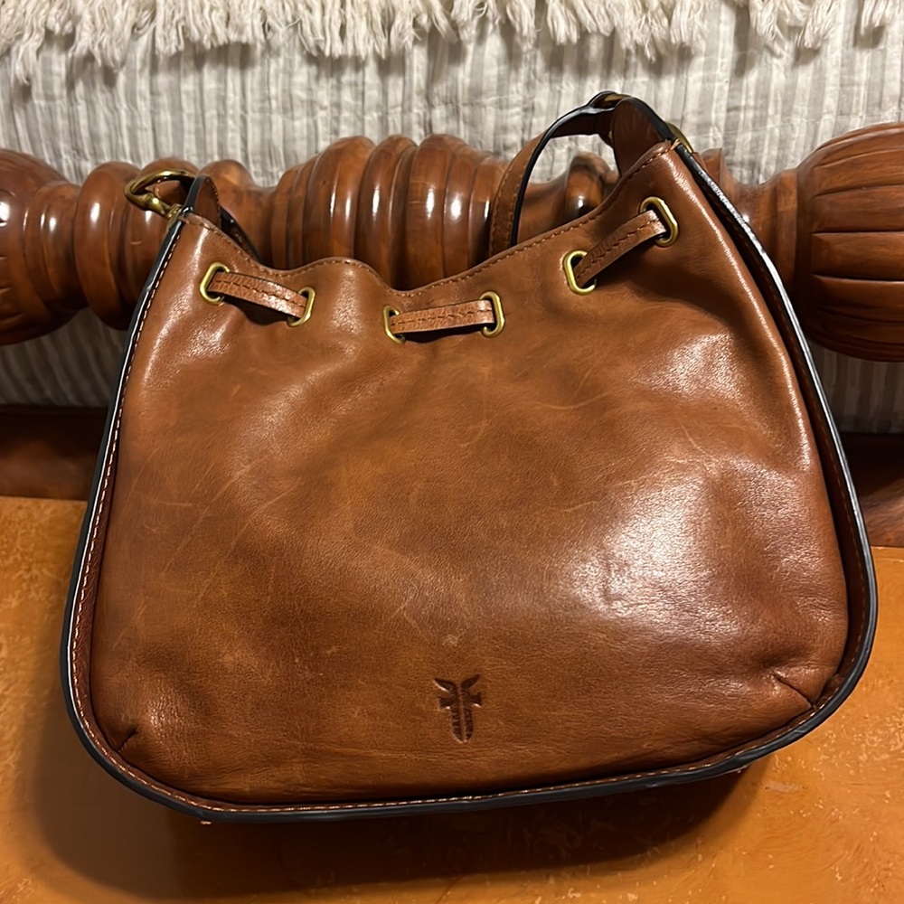 COPY - Frye leather Drawstring Bucket Crossbody Handbag - Picture 3 of 6